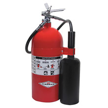 Amerex A61330 10 Pound Stored Pressure Carbon Dioxide 10-B:C Fire Extinguisher For Class B And C Fires With Chrome Plated Brass Valve, Wall Bracket, Hose And Horn